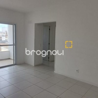 Apartamento com 67m², 2 quartos (sendo 1 suíte), 1 garagem, no bairro Canasvieiras em Florianópolis