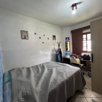 Casa com 195m², 3 quartos (sendo 1 suíte), 2 garagens, no bairro Campeche em Florianópolis