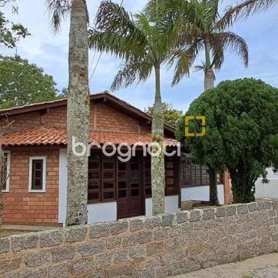 Casa de Condomínio com 200m², 4 quartos (sendo 1 suíte), 3 garagens, no bairro Ingleses em Florianópolis