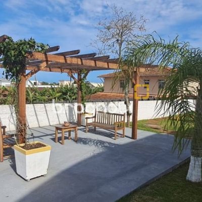 Casa de Condomínio com 200m², 4 quartos (sendo 1 suíte), 3 garagens, no bairro Ingleses em Florianópolis