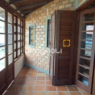 Casa de Condomínio com 200m², 4 quartos (sendo 1 suíte), 3 garagens, no bairro Ingleses em Florianópolis