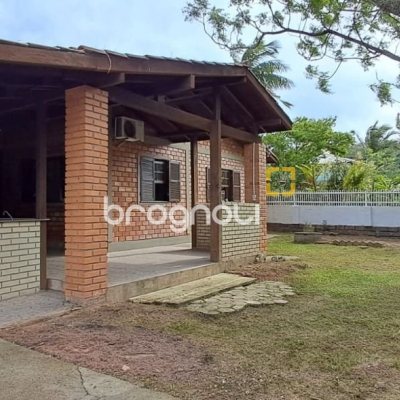 Casa de Condomínio com 200m², 4 quartos (sendo 1 suíte), 3 garagens, no bairro Ingleses em Florianópolis