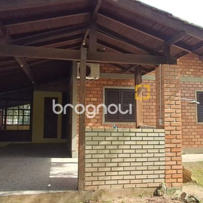 Casa de Condomínio com 200m², 4 quartos (sendo 1 suíte), 3 garagens, no bairro Ingleses em Florianópolis