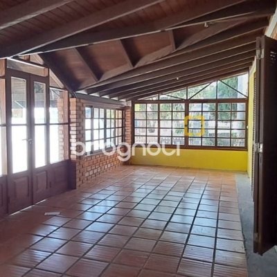 Casa de Condomínio com 200m², 4 quartos (sendo 1 suíte), 3 garagens, no bairro Ingleses em Florianópolis
