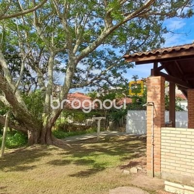 Casa de Condomínio com 200m², 4 quartos (sendo 1 suíte), 3 garagens, no bairro Ingleses em Florianópolis