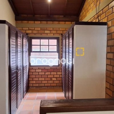 Casa de Condomínio com 200m², 4 quartos (sendo 1 suíte), 3 garagens, no bairro Ingleses em Florianópolis