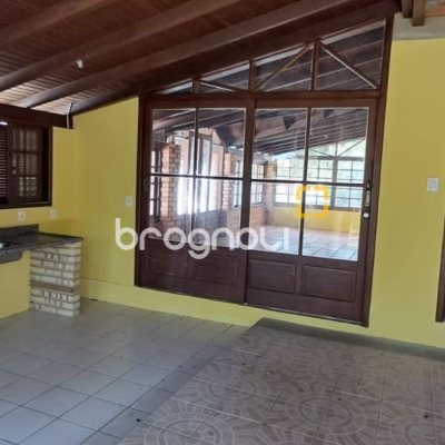 Casa de Condomínio com 200m², 4 quartos (sendo 1 suíte), 3 garagens, no bairro Ingleses em Florianópolis