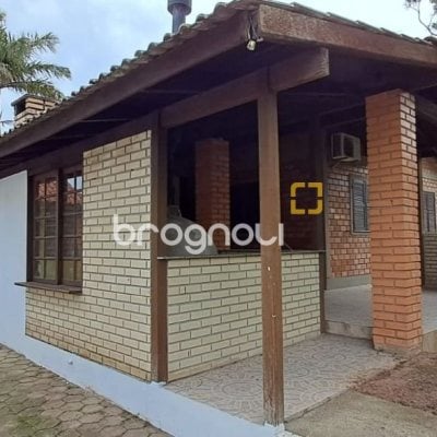 Casa de Condomínio com 200m², 4 quartos (sendo 1 suíte), 3 garagens, no bairro Ingleses em Florianópolis