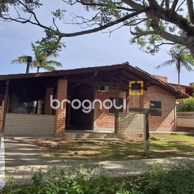 Casa de Condomínio com 200m², 4 quartos (sendo 1 suíte), 3 garagens, no bairro Ingleses em Florianópolis