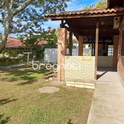 Casa de Condomínio com 200m², 4 quartos (sendo 1 suíte), 3 garagens, no bairro Ingleses em Florianópolis