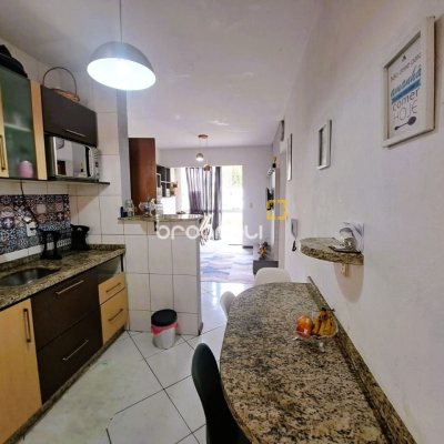 Apartamento com 65m², 3 quartos, 1 garagem, no bairro Ipiranga em São José