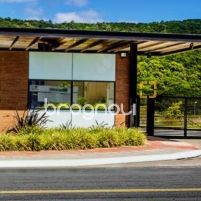 Casa de Condomínio com 404m², 4 quartos (sendo 4 suítes), 2 garagens, no bairro Ingleses em Florianópolis