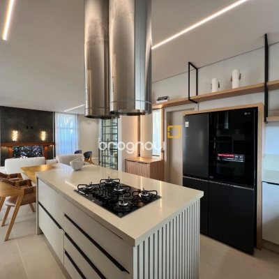 Casa de Condomínio com 404m², 4 quartos (sendo 4 suítes), 2 garagens, no bairro Ingleses em Florianópolis