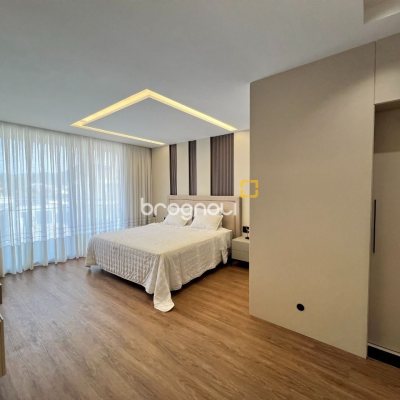 Casa de Condomínio com 404m², 4 quartos (sendo 4 suítes), 2 garagens, no bairro Ingleses em Florianópolis