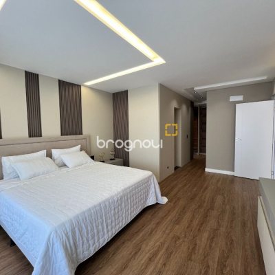 Casa de Condomínio com 404m², 4 quartos (sendo 4 suítes), 2 garagens, no bairro Ingleses em Florianópolis
