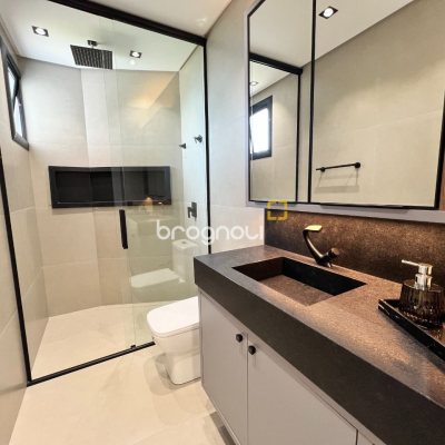 Casa de Condomínio com 404m², 4 quartos (sendo 4 suítes), 2 garagens, no bairro Ingleses em Florianópolis