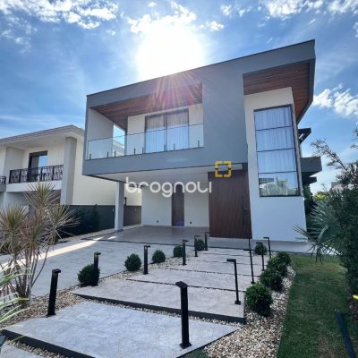 Casa de Condomínio com 404m², 4 quartos (sendo 4 suítes), 2 garagens, no bairro Ingleses em Florianópolis