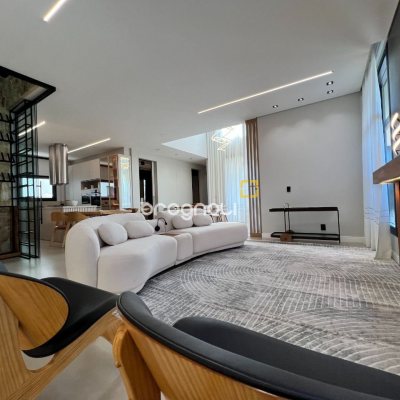Casa de Condomínio com 404m², 4 quartos (sendo 4 suítes), 2 garagens, no bairro Ingleses em Florianópolis