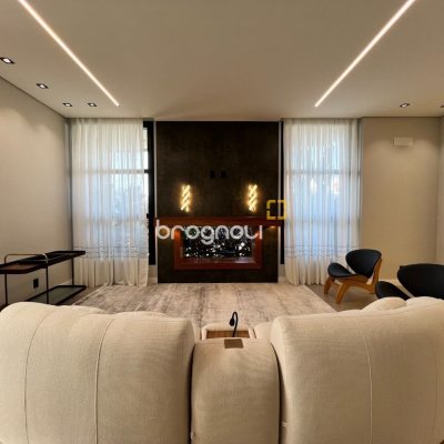 Casa de Condomínio com 404m², 4 quartos (sendo 4 suítes), 2 garagens, no bairro Ingleses em Florianópolis