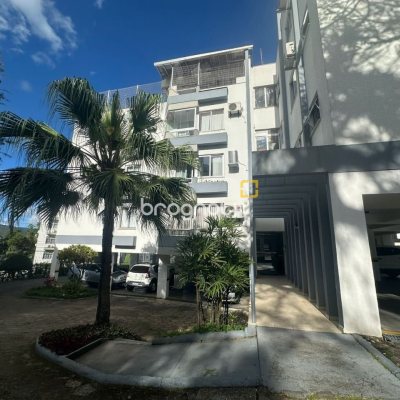 Apartamento com 91m², 3 quartos (sendo 1 suíte), 1 garagem, no bairro Carvoeira em Florianópolis