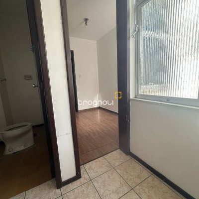 Apartamento com 91m², 3 quartos (sendo 1 suíte), 1 garagem, no bairro Carvoeira em Florianópolis