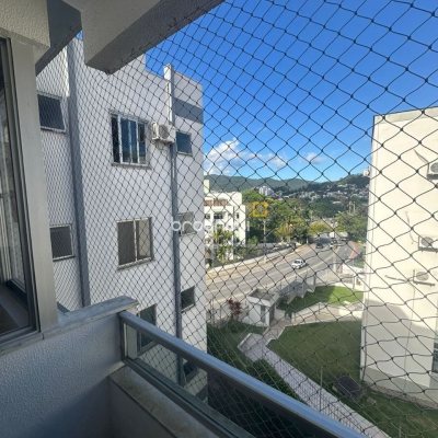 Apartamento com 91m², 3 quartos (sendo 1 suíte), 1 garagem, no bairro Carvoeira em Florianópolis