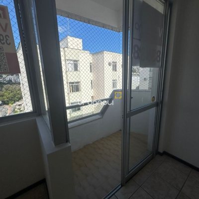 Apartamento com 91m², 3 quartos (sendo 1 suíte), 1 garagem, no bairro Carvoeira em Florianópolis