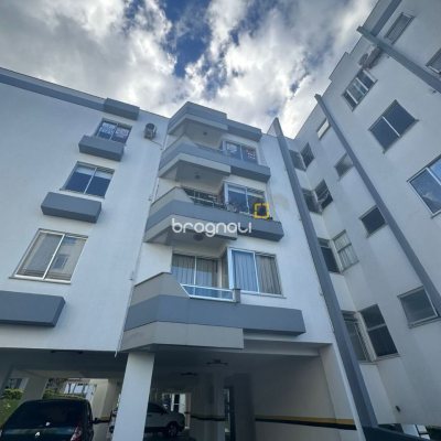 Apartamento com 91m², 3 quartos (sendo 1 suíte), 1 garagem, no bairro Carvoeira em Florianópolis