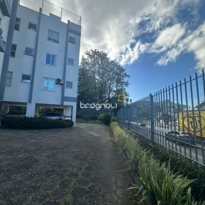 Apartamento com 91m², 3 quartos (sendo 1 suíte), 1 garagem, no bairro Carvoeira em Florianópolis