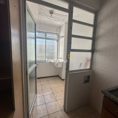 Apartamento com 91m², 3 quartos (sendo 1 suíte), 1 garagem, no bairro Carvoeira em Florianópolis
