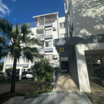 Apartamento com 91m², 3 quartos (sendo 1 suíte), 1 garagem, no bairro Carvoeira em Florianópolis