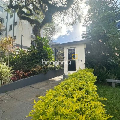 Apartamento com 91m², 3 quartos (sendo 1 suíte), 1 garagem, no bairro Carvoeira em Florianópolis