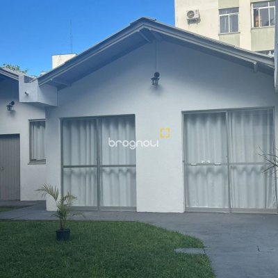 Apartamento com 91m², 3 quartos (sendo 1 suíte), 1 garagem, no bairro Carvoeira em Florianópolis