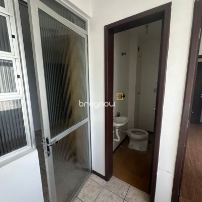 Apartamento com 91m², 3 quartos (sendo 1 suíte), 1 garagem, no bairro Carvoeira em Florianópolis