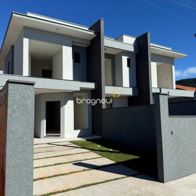 Casa com 113m², 3 quartos (sendo 2 suítes), 2 garagens, no bairro Ingleses em Florianópolis