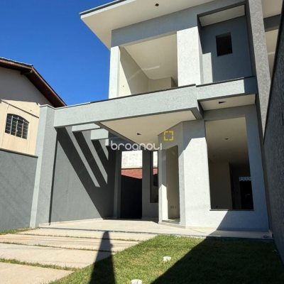 Casa com 113m², 3 quartos (sendo 2 suítes), 2 garagens, no bairro Ingleses em Florianópolis