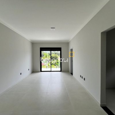 Casa de Condomínio com 272m², 3 quartos (sendo 3 suítes), 2 garagens, no bairro Rio Vermelho em Florianópolis