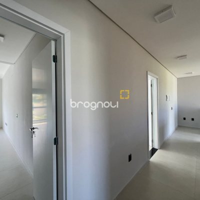 Casa de Condomínio com 272m², 3 quartos (sendo 3 suítes), 2 garagens, no bairro Rio Vermelho em Florianópolis