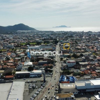Apartamento com 58m², 2 quartos (sendo 1 suíte), 1 garagem, no bairro Ingleses em Florianópolis