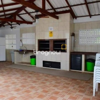 Apartamento com 66m², 2 quartos (sendo 1 suíte), 1 garagem, no bairro Canasvieiras em Florianópolis