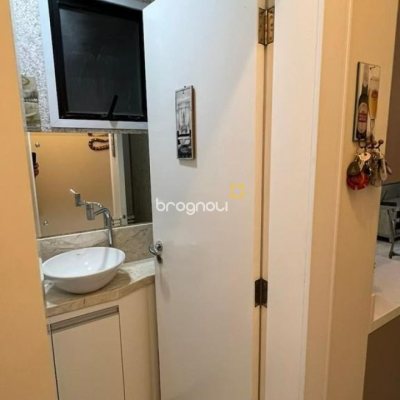 Apartamento com 66m², 2 quartos (sendo 1 suíte), 1 garagem, no bairro Canasvieiras em Florianópolis
