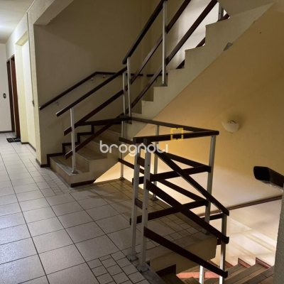 Apartamento com 45m², 1 quarto, 1 garagem, no bairro Canasvieiras em Florianópolis