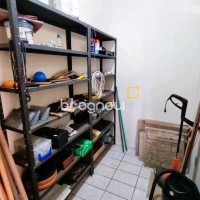 Casa com 207m², 3 quartos (sendo 1 suíte), 2 garagens, no bairro Roçado em São José