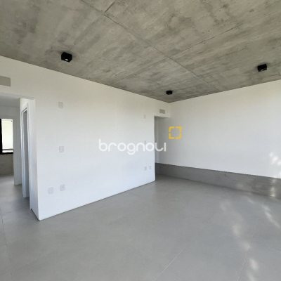 Casa de Condomínio com 183m², 3 quartos (sendo 3 suítes), 2 garagens, no bairro Ingleses em Florianópolis