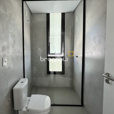 Casa de Condomínio com 183m², 3 quartos (sendo 3 suítes), 2 garagens, no bairro Ingleses em Florianópolis