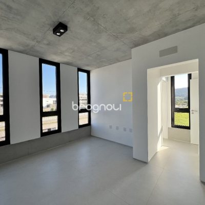 Casa de Condomínio com 183m², 3 quartos (sendo 3 suítes), 2 garagens, no bairro Ingleses em Florianópolis