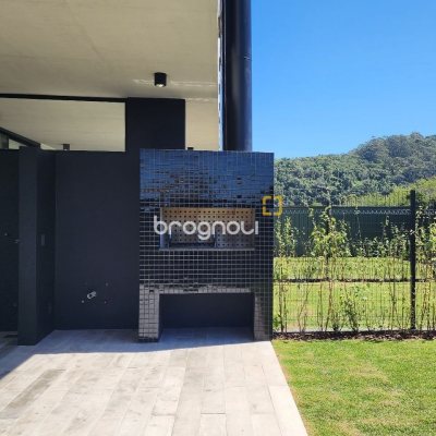 Casa de Condomínio com 183m², 3 quartos (sendo 3 suítes), 2 garagens, no bairro Ingleses em Florianópolis