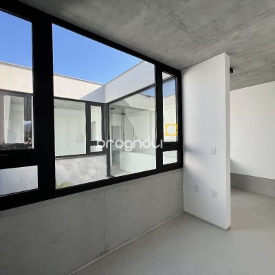 Casa de Condomínio com 183m², 3 quartos (sendo 3 suítes), 2 garagens, no bairro Ingleses em Florianópolis