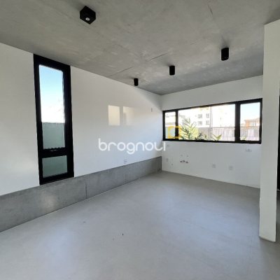Casa de Condomínio com 183m², 3 quartos (sendo 3 suítes), 2 garagens, no bairro Ingleses em Florianópolis
