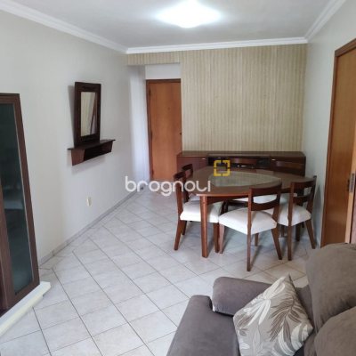 Apartamento com 76m², 2 quartos (sendo 1 suíte), 1 garagem, no bairro Centro em Florianópolis